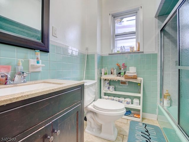 320 Clifton Ave, Newark City, NJ 07104