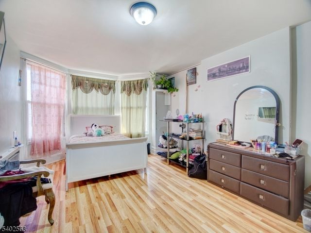 320 Clifton Ave, Newark City, NJ 07104