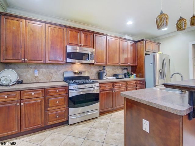 320 Clifton Ave, Newark City, NJ 07104