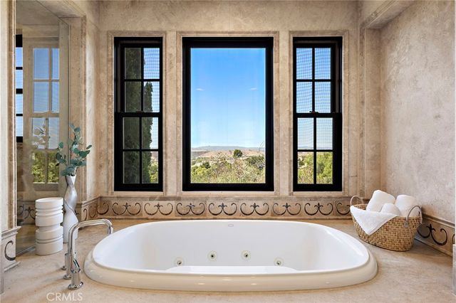 2 Galaxy Isle, Ladera Ranch, CA 92694