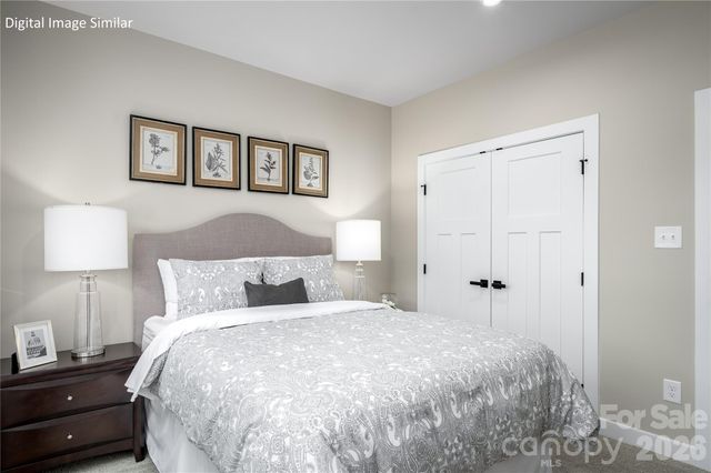 913 Heathway Drive, Charlotte, NC 28213