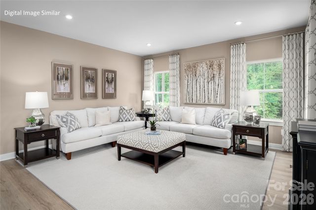 913 Heathway Drive, Charlotte, NC 28213
