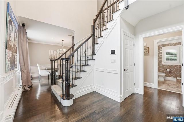 58 Mackay Avenue, Waldwick, NJ 07463