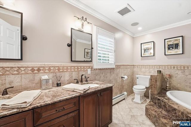 58 Mackay Avenue, Waldwick, NJ 07463