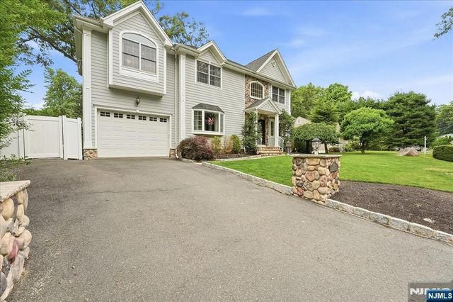 58 Mackay Avenue, Waldwick, NJ 07463