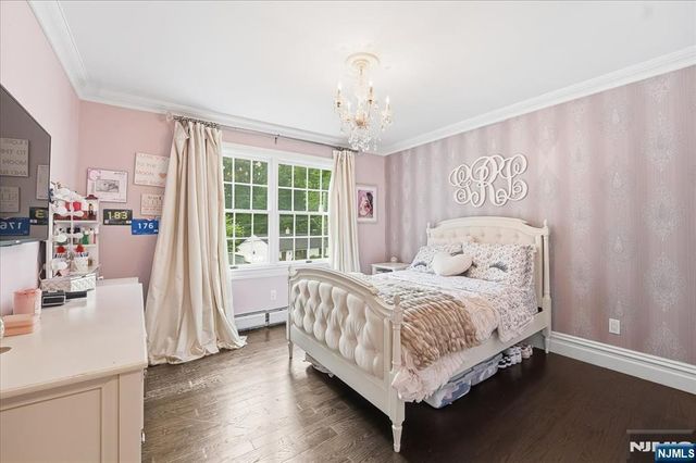 58 Mackay Avenue, Waldwick, NJ 07463