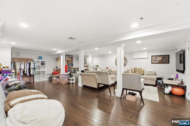 58 Mackay Avenue, Waldwick, NJ 07463