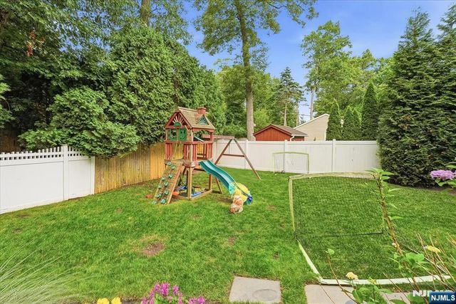 58 Mackay Avenue, Waldwick, NJ 07463