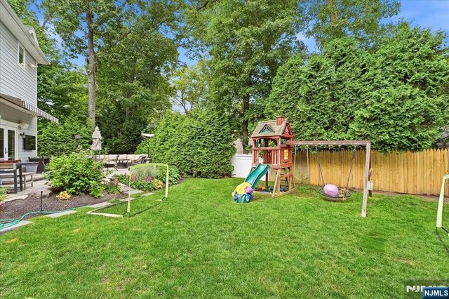 58 Mackay Avenue, Waldwick, NJ 07463