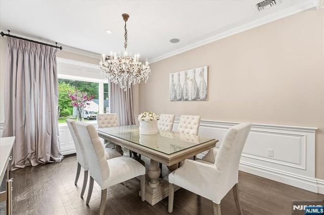 58 Mackay Avenue, Waldwick, NJ 07463