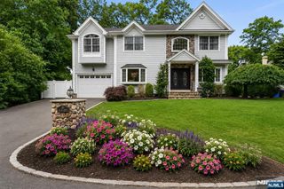 58 Mackay Avenue, Waldwick, NJ 07463