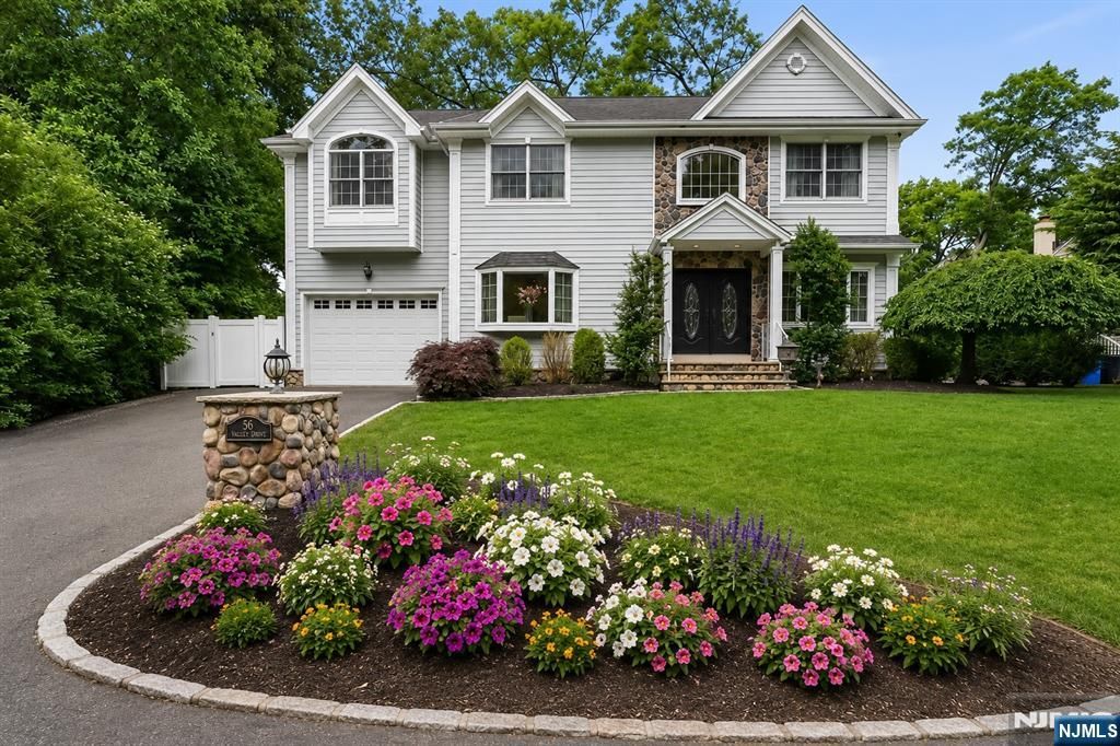 58 Mackay Avenue, Waldwick, NJ 07463