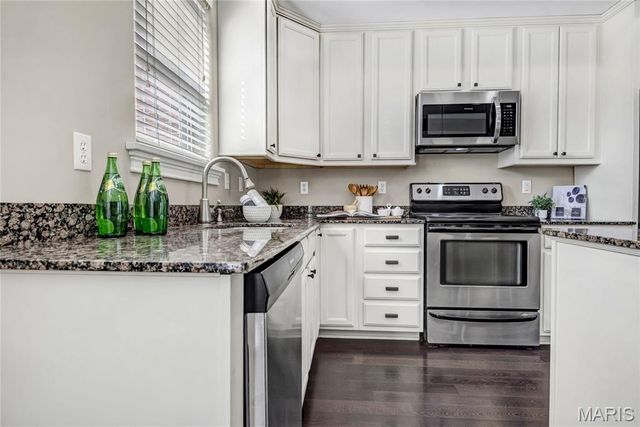 4218 W Pine Boulevard 4, St Louis, MO 63108
