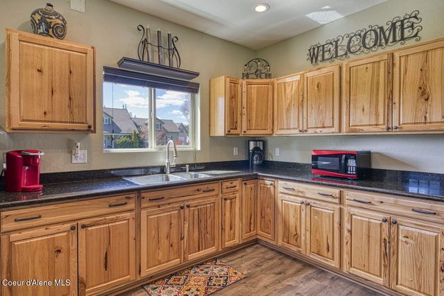 453 Birch Haven Dr, Sagle, ID 83860