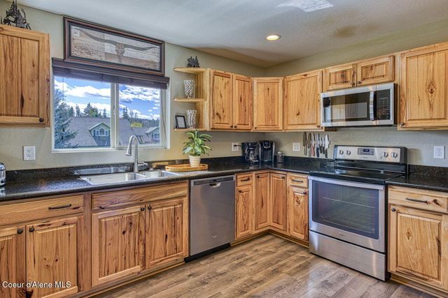 453 Birch Haven Dr, Sagle, ID 83860