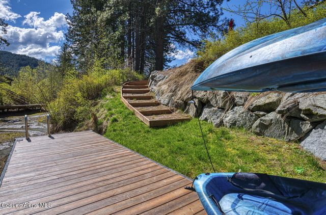 453 Birch Haven Dr, Sagle, ID 83860