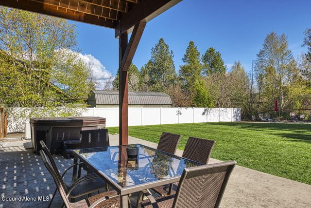 453 Birch Haven Dr, Sagle, ID 83860