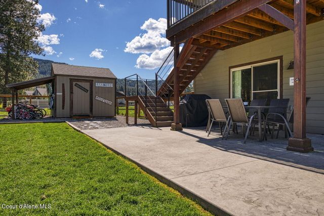 453 Birch Haven Dr, Sagle, ID 83860