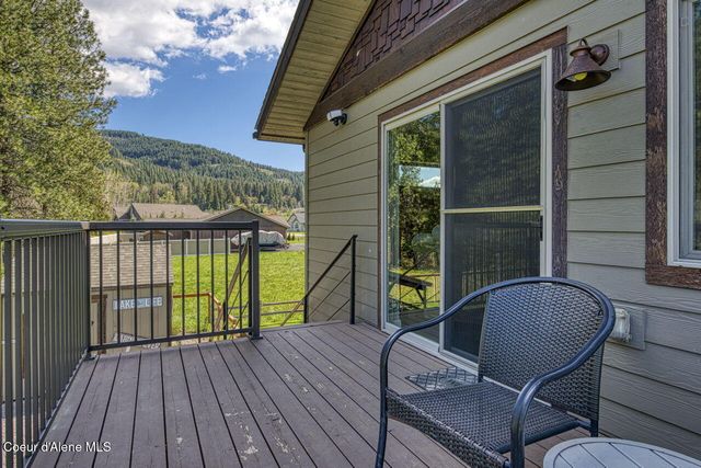 453 Birch Haven Dr, Sagle, ID 83860