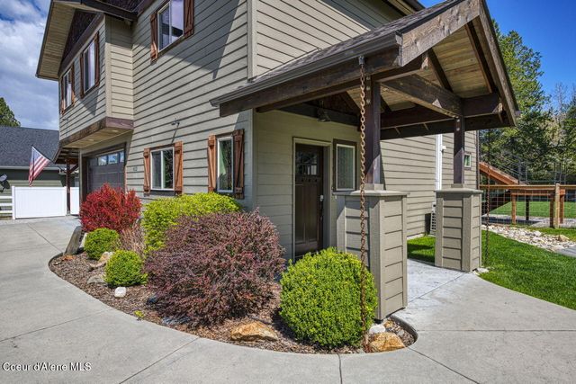 453 Birch Haven Dr, Sagle, ID 83860