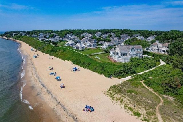 4 Race Point Rd 4, Mashpee, MA 02649