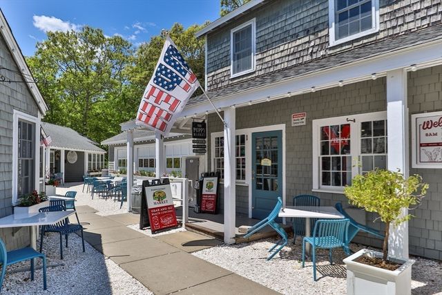 4 Race Point Rd 4, Mashpee, MA 02649