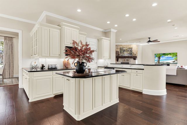 5972 GLENDOWER Lane, Plano, TX 75093