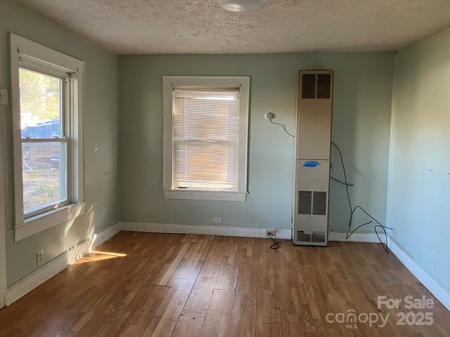 1668 Oakland Road, Forest City, NC 28043