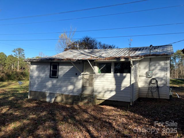 1668 Oakland Road, Forest City, NC 28043