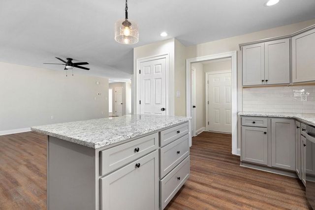 155 LANGLEY DR, Waynesboro, VA 22980