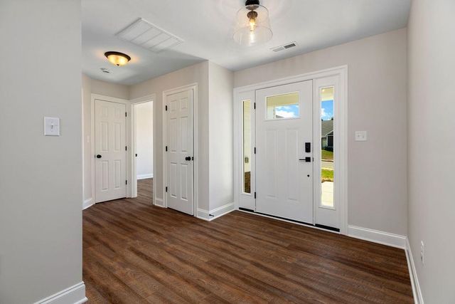 155 LANGLEY DR, Waynesboro, VA 22980