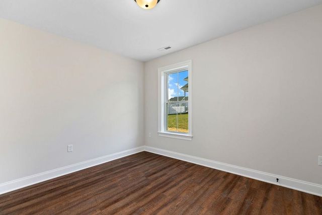 155 LANGLEY DR, Waynesboro, VA 22980