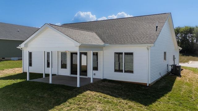155 LANGLEY DR, Waynesboro, VA 22980