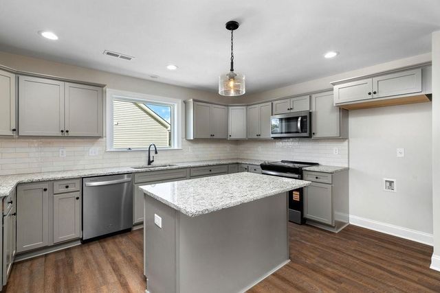 155 LANGLEY DR, Waynesboro, VA 22980