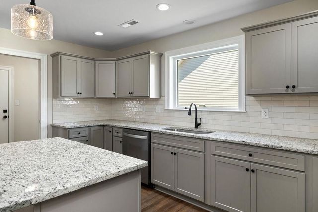 155 LANGLEY DR, Waynesboro, VA 22980