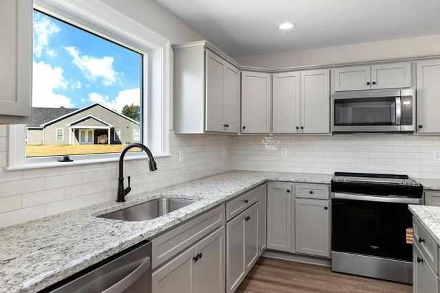 155 LANGLEY DR, Waynesboro, VA 22980