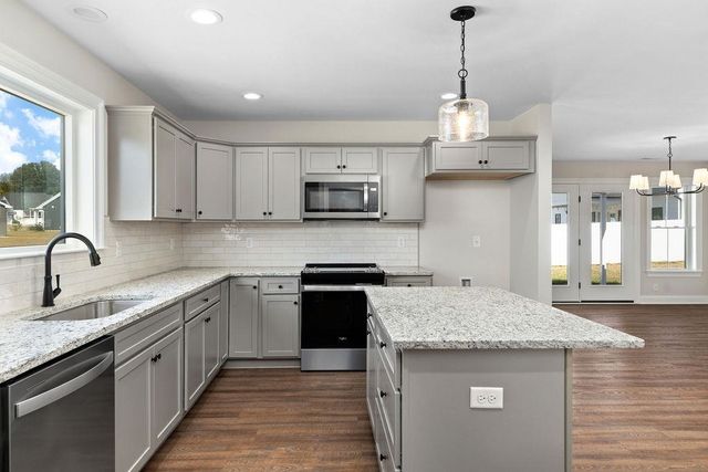 155 LANGLEY DR, Waynesboro, VA 22980