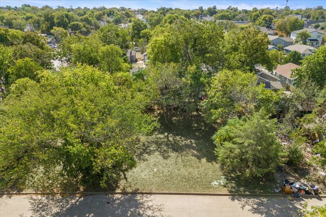 962 E Oleander Street, Fort Worth, TX 76104