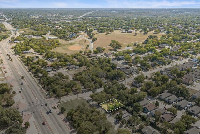 962 E Oleander Street, Fort Worth, TX 76104