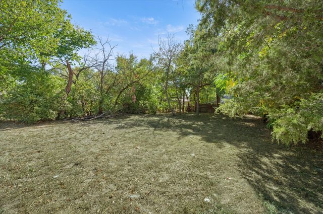 962 E Oleander Street, Fort Worth, TX 76104