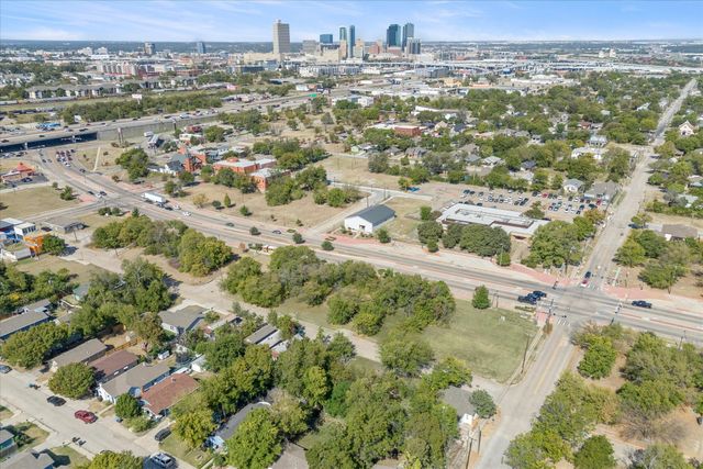 962 E Oleander Street, Fort Worth, TX 76104