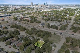 962 E Oleander Street, Fort Worth, TX 76104