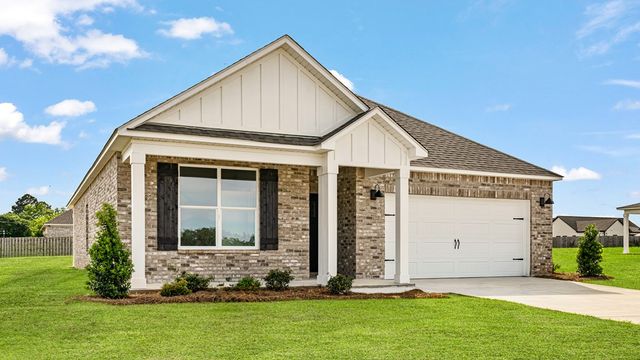 101 Creekridge Street, Headland, AL 36345