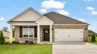 101 Creekridge Street, Headland, AL 36345