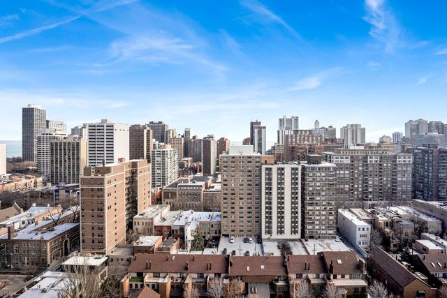 1355 N Sandburg Terrace 2306D, Chicago, IL 60610