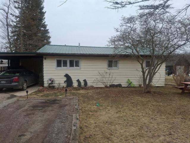 121 Haddix Boulevard, Barryton, MI 49305