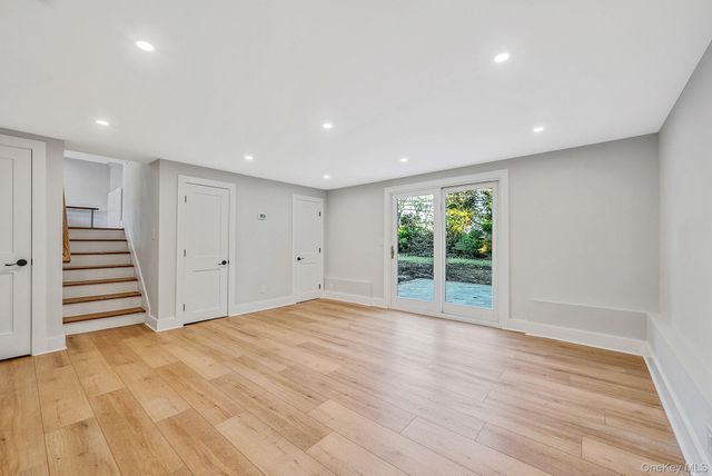 64 Hedgerow Lane, Jericho, NY 11753