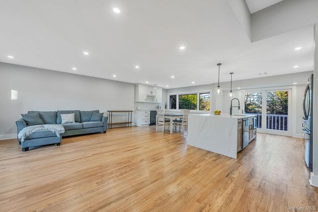 64 Hedgerow Lane, Jericho, NY 11753