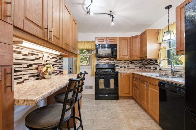 7696 VAN BUREN Street NE, Fridley, MN 55432