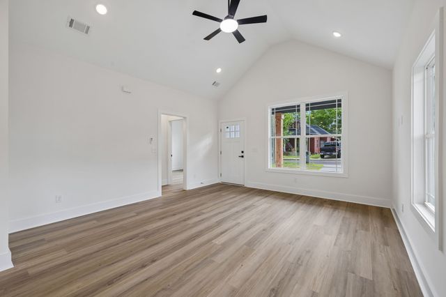 1511 Cheatham St, Springfield, TN 37172